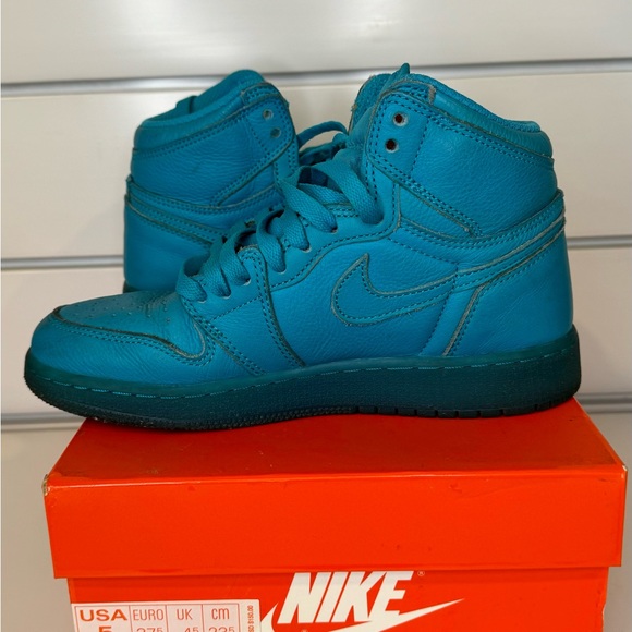 Jordan 1 Retro High
Gatorade Blue Lagoon - Picture 7 of 9